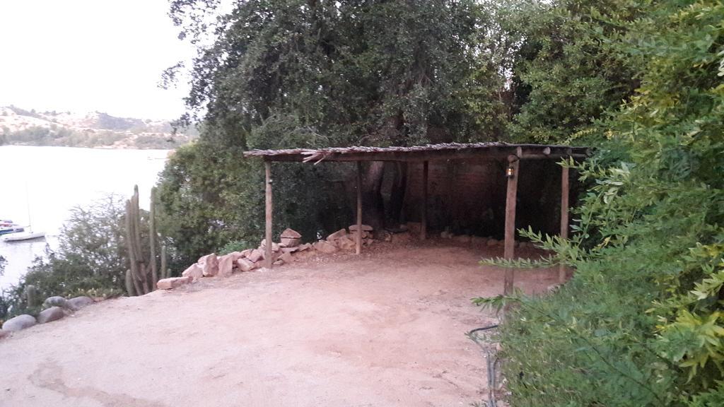 Cabana De Adobe En Lago Rapel Bagian luar foto