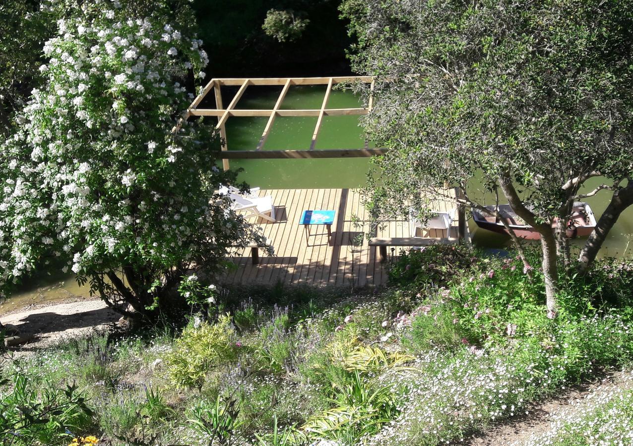 Cabana De Adobe En Lago Rapel Bagian luar foto